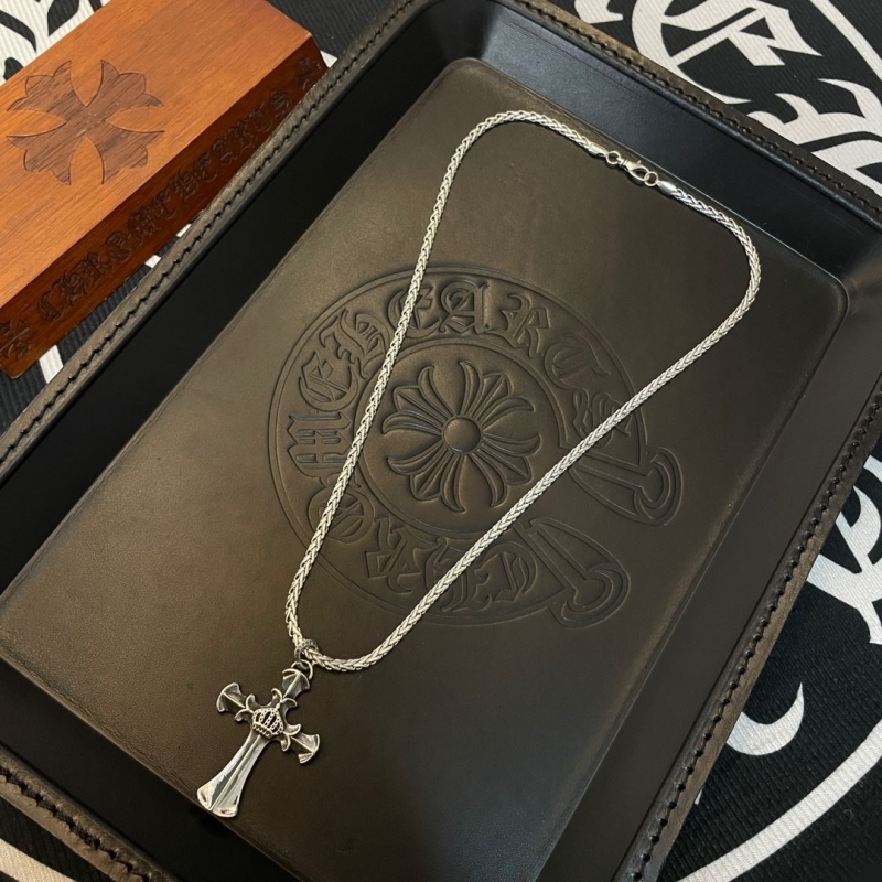 Ch**me He**ts necklaces